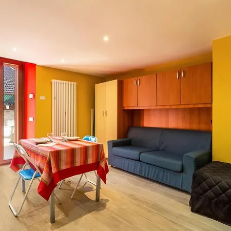 Apartment The Colorful Lake