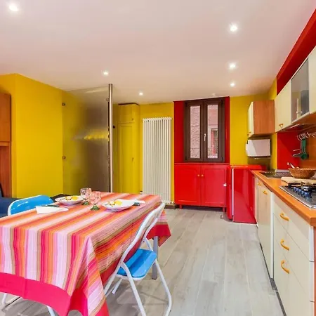 The Colorful Lake Apartment