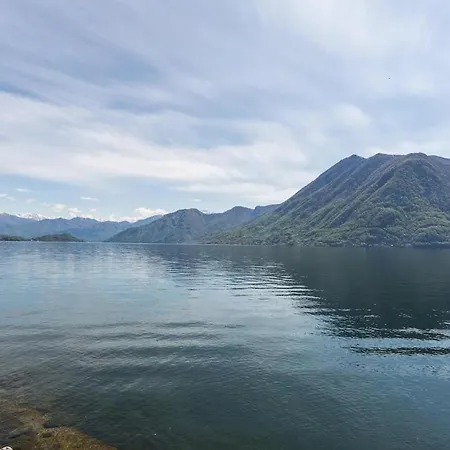 The Colorful Lake * Argegno